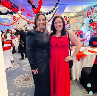 Briana Silvio and Jenny Porter together at a balloon industry event